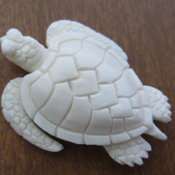 Hand carved Sea turtle pendant, Buffalo bone carving G150