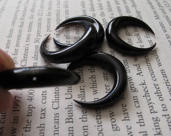 20 mm Carved horn crescent , Top to bottom drilled,  boho,  Buffalo horn carving G673