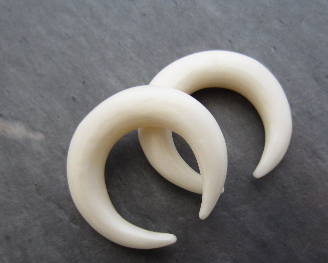 ペア彫刻されたバッファロー骨三日月、ダブルホーン、バッファロー骨