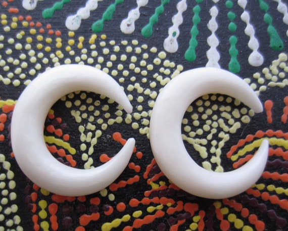 ペア彫刻されたバッファロー骨三日月、ダブルホーン、バッファロー骨