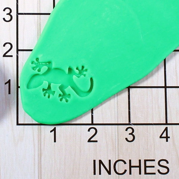 Gecko Lizard Shape Cupcake Size Fondant Decorating Stamp and Handle #1519