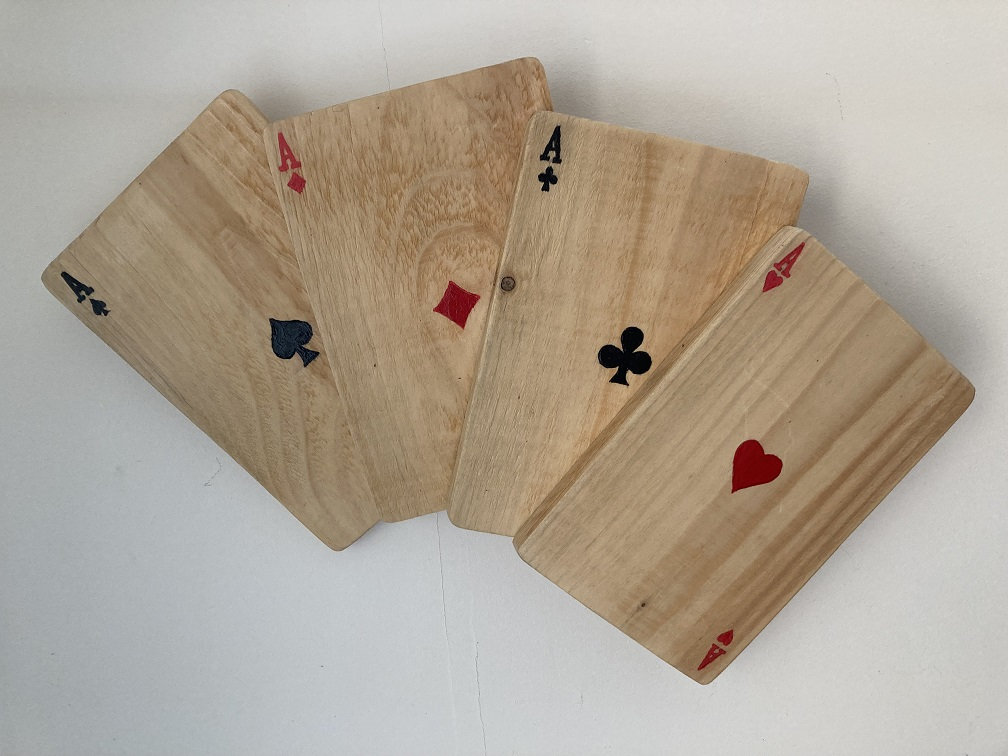 Le Carré d'as - Le Penseur de Rondin Petit Bonhomme en Bois