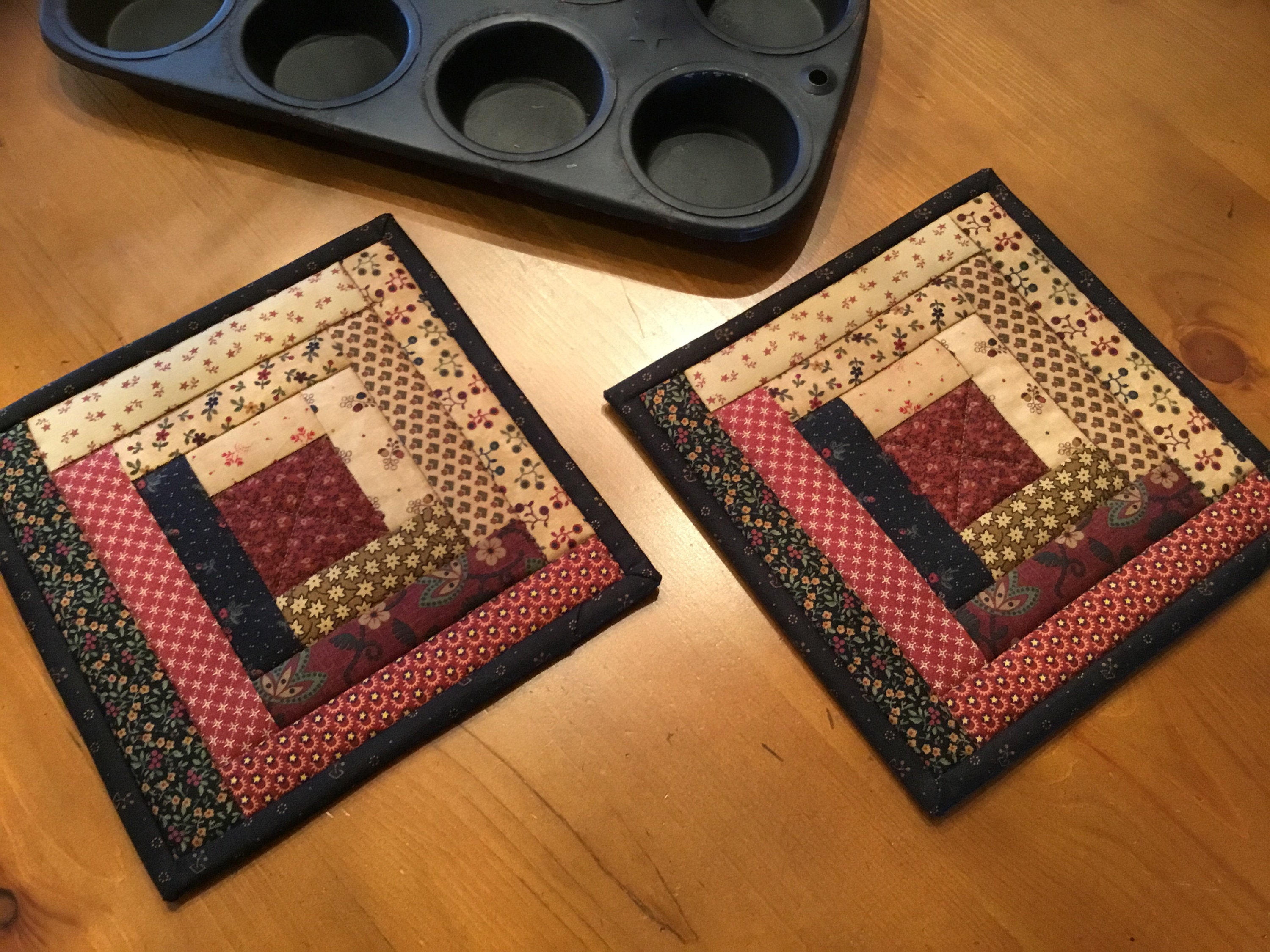 Log Cabin Pot Holders / Quilted Pot Holders / Handmade / Item Etsy