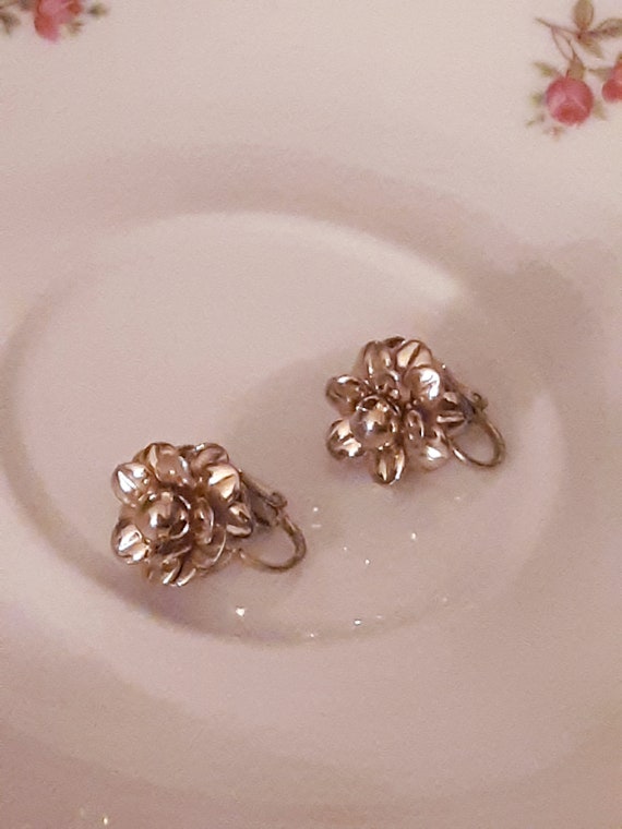 Vintage Marino Goldtone Floral Clip On Earrings