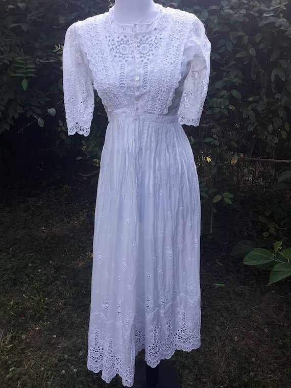 Vintage 1890's Nightgown, Victorian Nightgown, Wh… - image 2