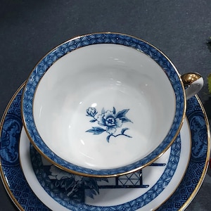 Vintage Occupied Japan Ironstone Ware Blue Willow Pattern Teacup and Saucer
