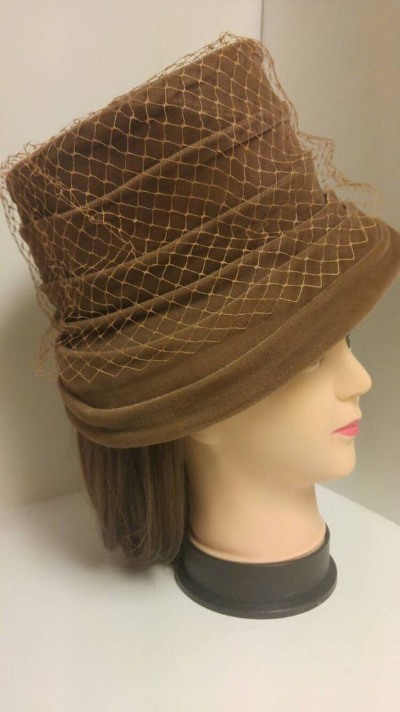 Vintage Mocha Brown Velvet Pill Box Hat with Veil - image 2