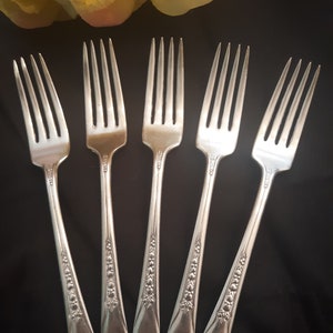 Vintage Set of 5 Wm Rogers Mfg. Co Priscilla LadyAnn Fork
