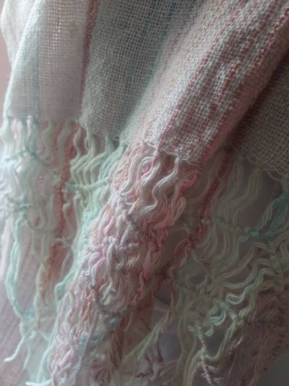 Vintage 1970's Mexican Wool Rebozo, Pink and Whit… - image 2