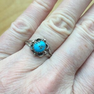 Delicate Turquoise Ring 740 Bild 1