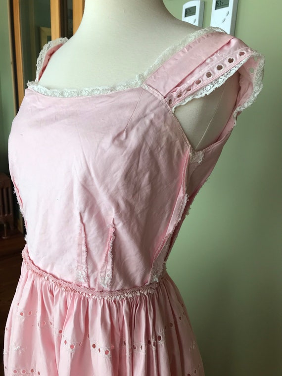 Pink! Vintage 1950s Cotton Eyelet and Lace Dress,… - image 9