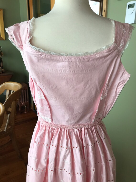 Pink! Vintage 1950s Cotton Eyelet and Lace Dress,… - image 10