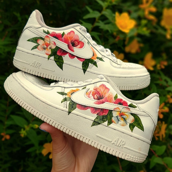 Aesthetic Painted Nike Air Force 1 - Largest Wallpaper Portal