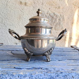 Verzilverde sierlijke suikerpot, Franse vintage, handgemaakt Marokkaans Turks zilver, merk le cheval, deksel op voet