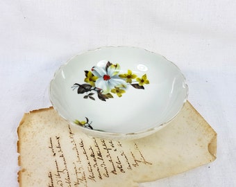 Footed Porcelain bonbon dish from Limoges, jewelry ring holder, serving dish, white ironstone, flowers botanical holder plate bonbonniere