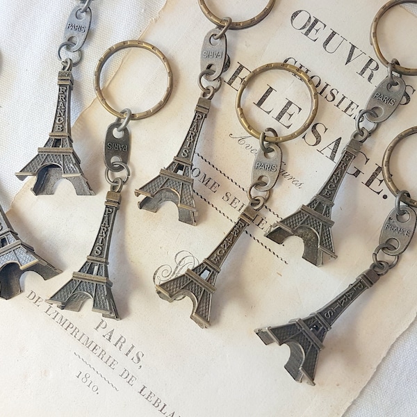 Petit porte-clés en laiton avec statue de la Tour Eiffel de Paris, Français vintage, 2 pouces, 3D, photoprop shabby chic, porte-clés, collection, vieux souvenir France