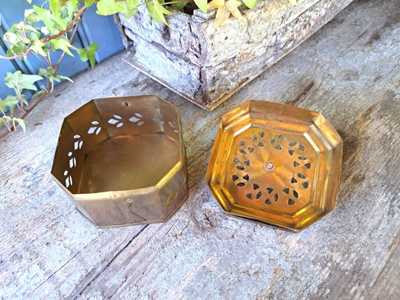 Simple Moroccan brass potpourri box, French vinta… - image 6
