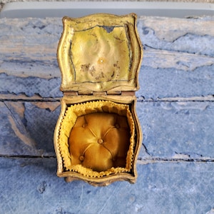 Antique small Footed bronze Jewelry Box, antique trinket, French Vintage, gift for her, shabby chic, collection, ring holder, baroc