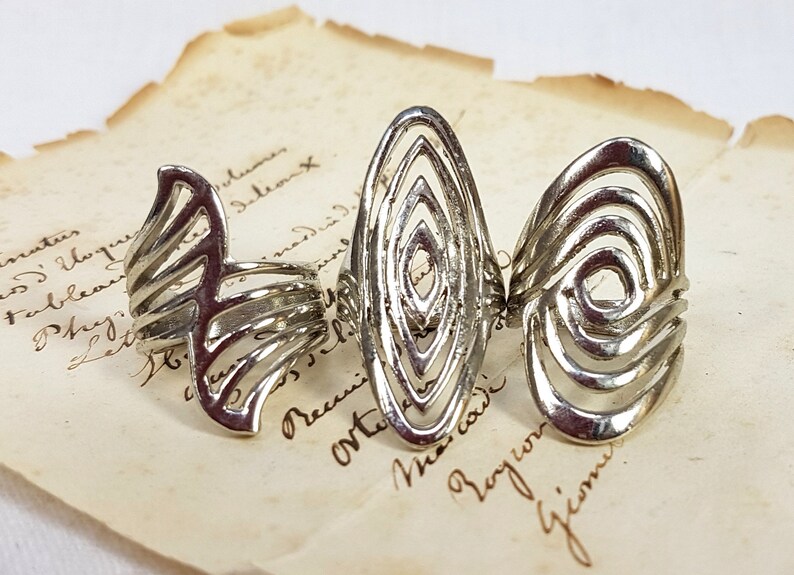 deadstock Gypsy hippie Mandala antique lot set A Set of 3 Large Tibetan Silver colored finger rings Vintage women retro ethnic pattern