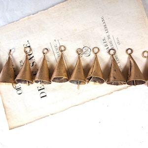 Set van 10 vintage koebellen met LICHT geluid, brons messing goudkleur, Zwitserse koebellen, jingle veebel, kerstmis, doe-het-decor, kegel