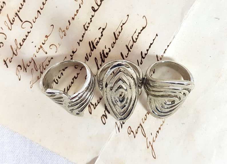 deadstock Gypsy hippie Mandala antique lot set A Set of 3 Large Tibetan Silver colored finger rings Vintage women retro ethnic pattern