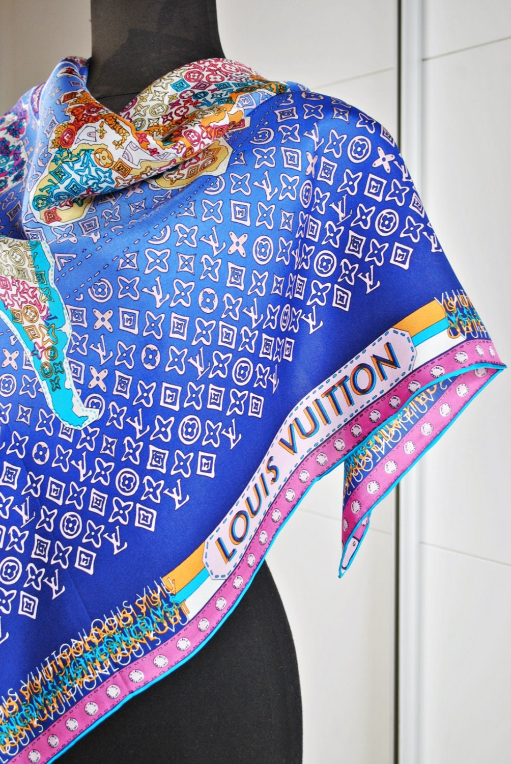 louis vuitton blue scarf