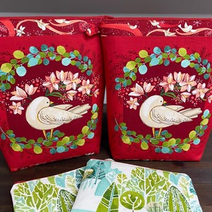 Boxed Bottom project bag with Notions pouch - birds in wreath front Red