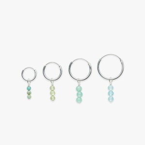 Minimalistische zilveren creool oorbel met triple Smooth Pebble edelsteen hanger | Prijs per stuk of per paar | .925 sterling zilver