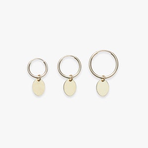Minimalistic golden hoop earring with oval pendant | Price per piece or per pair | Gold filled & 5 micron vermeil