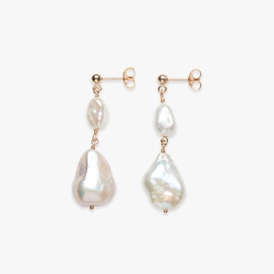 Boucle d&#39;oreille à tige baroque Carouse | Boucle d&#39;oreille dorée avec perles baroques | Véritables perles d&#39;eau douce | Or rempli d&#39;or