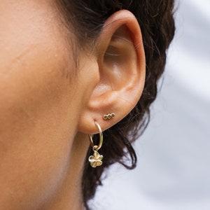 Goldnieten Preis pro Stück oder pro Paar Kreis, Kreis, dreifacher Punkt, flacher Punkt Minimalistische Ohrringe 5 Mikrometer Vermeil Bild 3