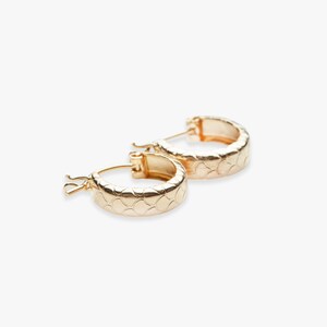 Mermaid Skin creool oorbel met clipsluiting | Gouden oorbel met structuur | Prijs per stuk of per paar | 5 micron vermeil goud