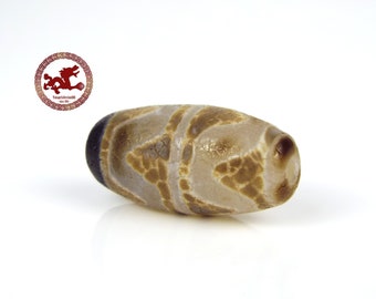 Antique, worn and small agate bead Dzi, Tibetan DZI "Tiger Tooth" with Dragon skin, Tibetan agate bead, tribal Dzi beads