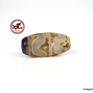 Antique, worn and small agate bead Dzi, Tibetan DZI Tiger Tooth with Dragon skin, Tibetan agate bead, tribal Dzi beads image 4