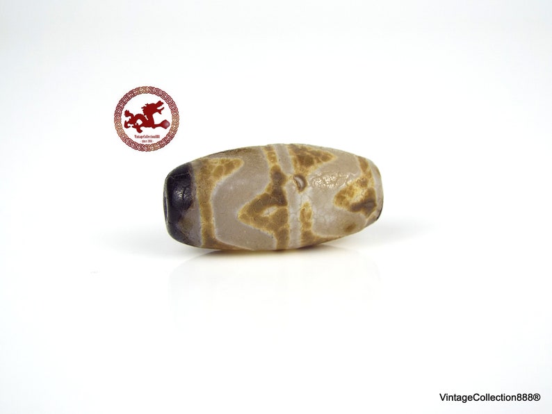 Antique, worn and small agate bead Dzi, Tibetan DZI Tiger Tooth with Dragon skin, Tibetan agate bead, tribal Dzi beads image 4