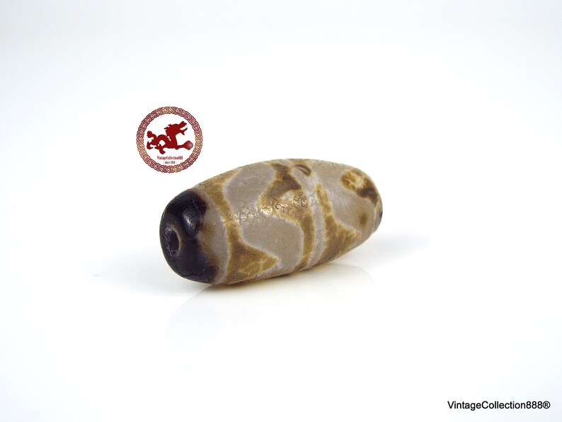 Antique, worn and small agate bead Dzi, Tibetan DZI Tiger Tooth with Dragon skin, Tibetan agate bead, tribal Dzi beads image 5