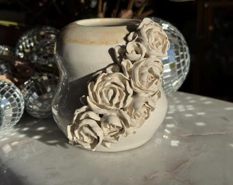 小さな陶器の花瓶、ピンクとグレーの手作りのつぼみ用花瓶 - Etsy 日本