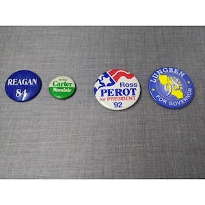 Assortimento Bottoni politici anni '80 e '90 Reagan Carter Mondale Ross Perot Lundgren