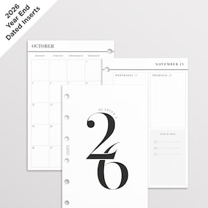 Op de afbeelding: Een set witte planner-inlays voor 2026, bestaande uit een voorblad met de tekst 26 Quarter 4, een maandkalenderpagina voor oktober en een weekoverzichtspagina voor 15 november met secties voor de dagen van de week en doelen en notities.