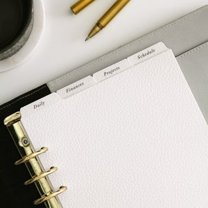 Anpassbare Top Tab Planner Divider 4-Tab Lederkarte | A5 oder Personal-Größe | 30 + Tab Etiketten zur Auswahl | Minimale Planer Tabs