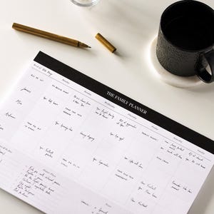 Weekly Family Planner Notepad | Minimal Family Weekly Calendar and Schedule with Meal Planner | A4 Weekly Desk Pad | Gift for Mum Under 10
