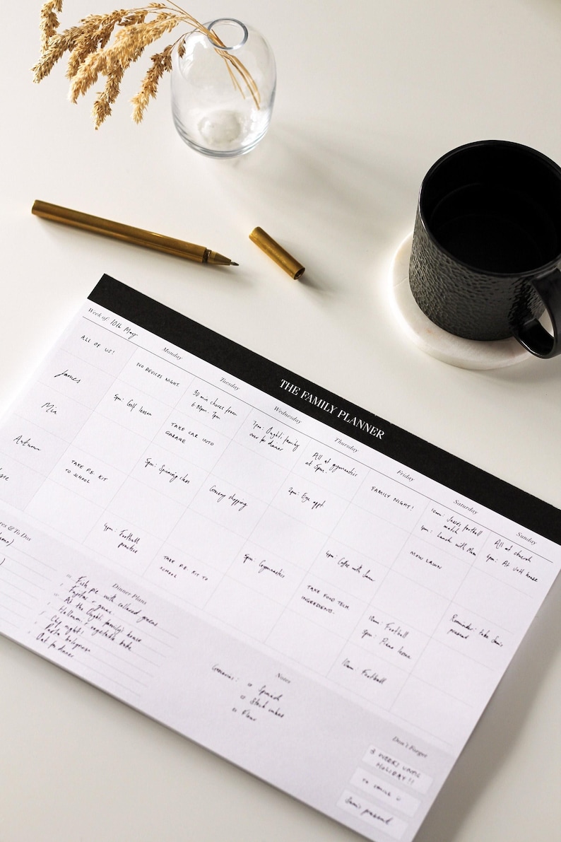 Weekly Family Planner Notepad | Minimal Family Weekly Calendar and Schedule with Meal Planner | A4 Weekly Desk Pad | Gift for Mum Under 10 image 1