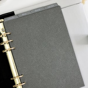 Divisori per agenda personalizzabili con linguetta superiore, cartoncino in pelle a 4 linguette / formato A5 o personale / oltre 30 etichette tra cui scegliere / linguette minimaliste per agenda immagine 4