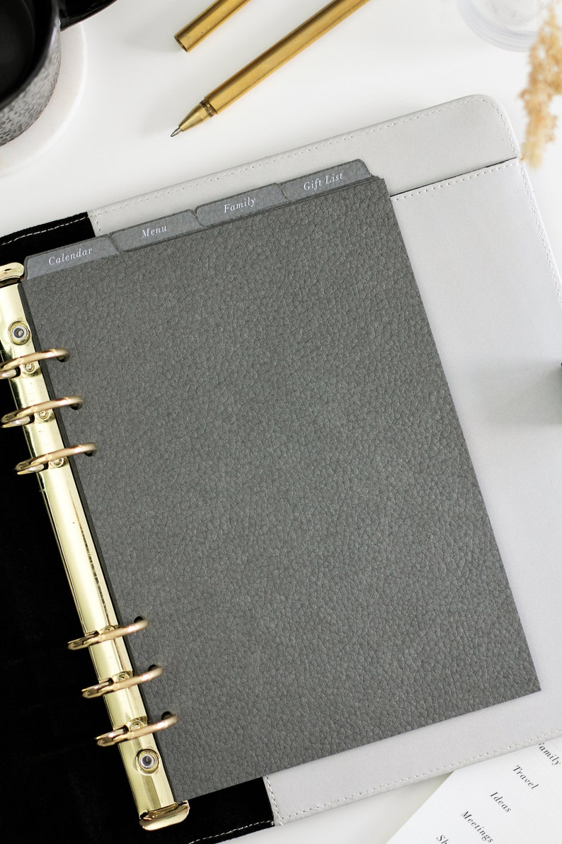 Divisori per agenda personalizzabili con linguetta superiore, cartoncino in pelle a 4 linguette / formato A5 o personale / oltre 30 etichette tra cui scegliere / linguette minimaliste per agenda immagine 4