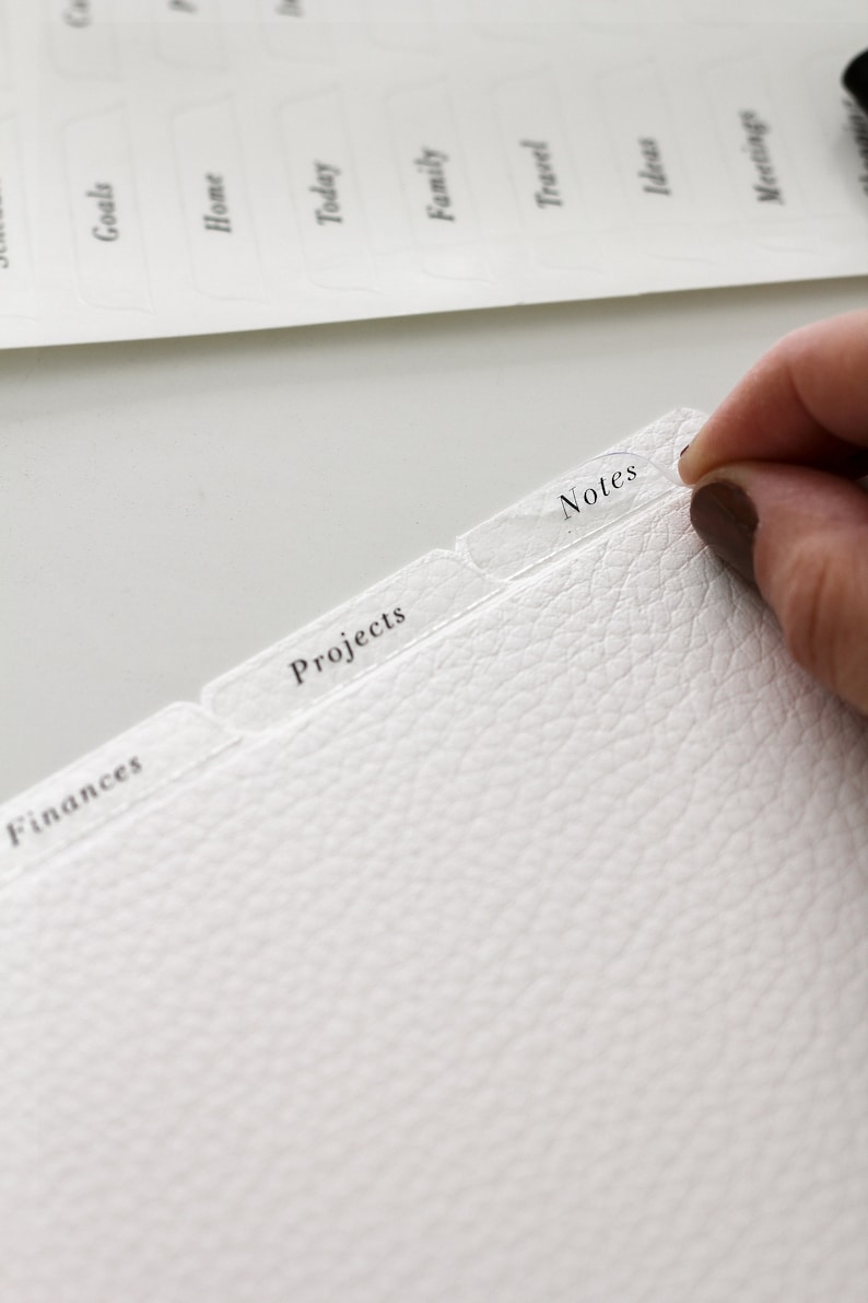 Divisori per agenda personalizzabili con linguetta superiore, cartoncino in pelle a 4 linguette / formato A5 o personale / oltre 30 etichette tra cui scegliere / linguette minimaliste per agenda immagine 2