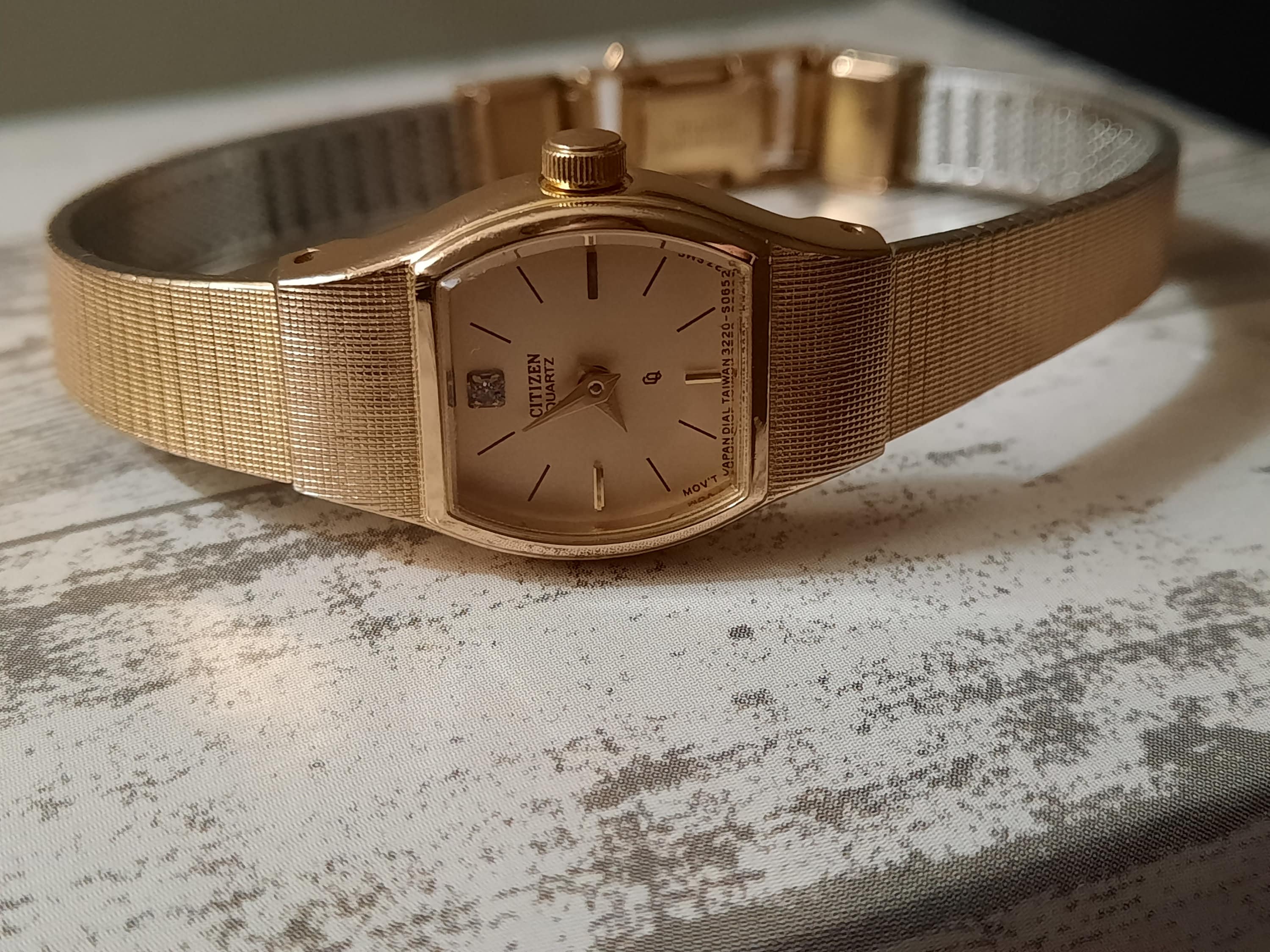 Vintage citizen hotsell watches womens
