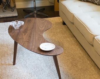 Mesa de centro con forma de riñón - Tamaño mediano, madera de nogal