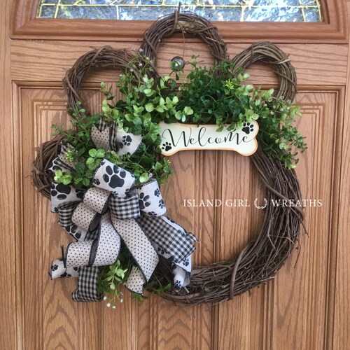 dog bone christmas wreath