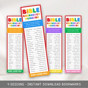 Puede incluir: Cuatro marcadores coloridos con números de emergencia bíblicos. Cada marcador presenta un esquema de color diferente y enumera versículos bíblicos para varias emociones. El texto "GOD LOVES YOU" está en la parte inferior de cada marcador.