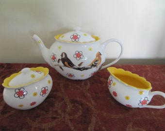 Teapot creamer and sugar bowl set, white yellow orange floral free shipping, gifts for mom, gift for grandma, pristine clean, bone chinan